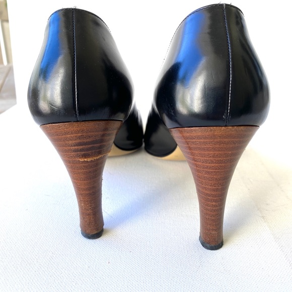 Gucci Classic Mid-Heel Black Leather Pump - Picture 6 of 9